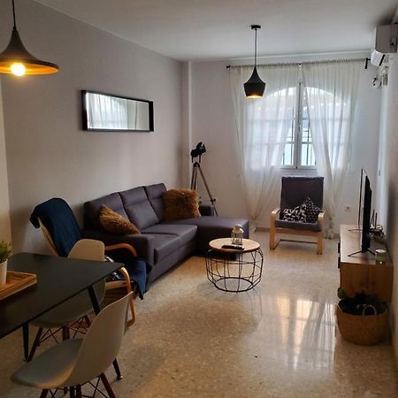 Apartamento Con Parking Gratis En El Centro De Malaga Apartman Kültér fotó