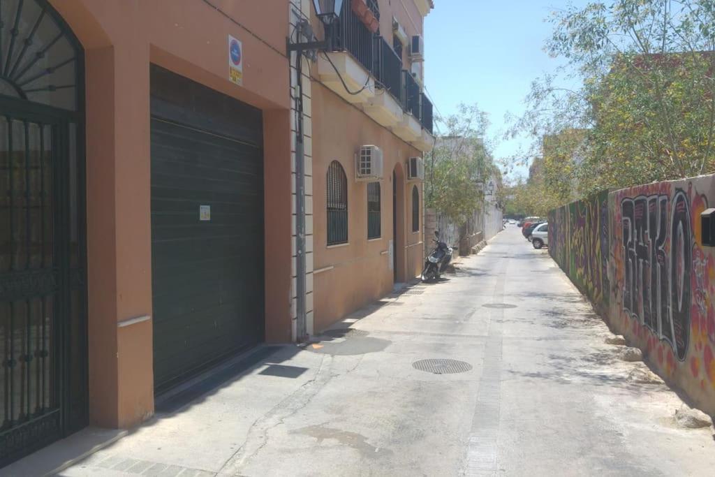 Apartamento Con Parking Gratis En El Centro De Malaga Apartman Kültér fotó