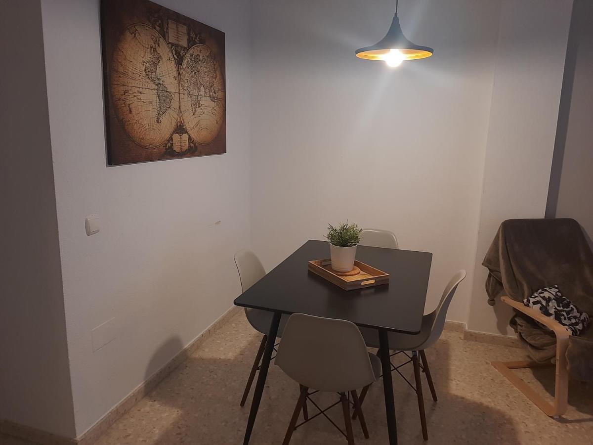 Apartamento Con Parking Gratis En El Centro De Malaga Apartman Kültér fotó