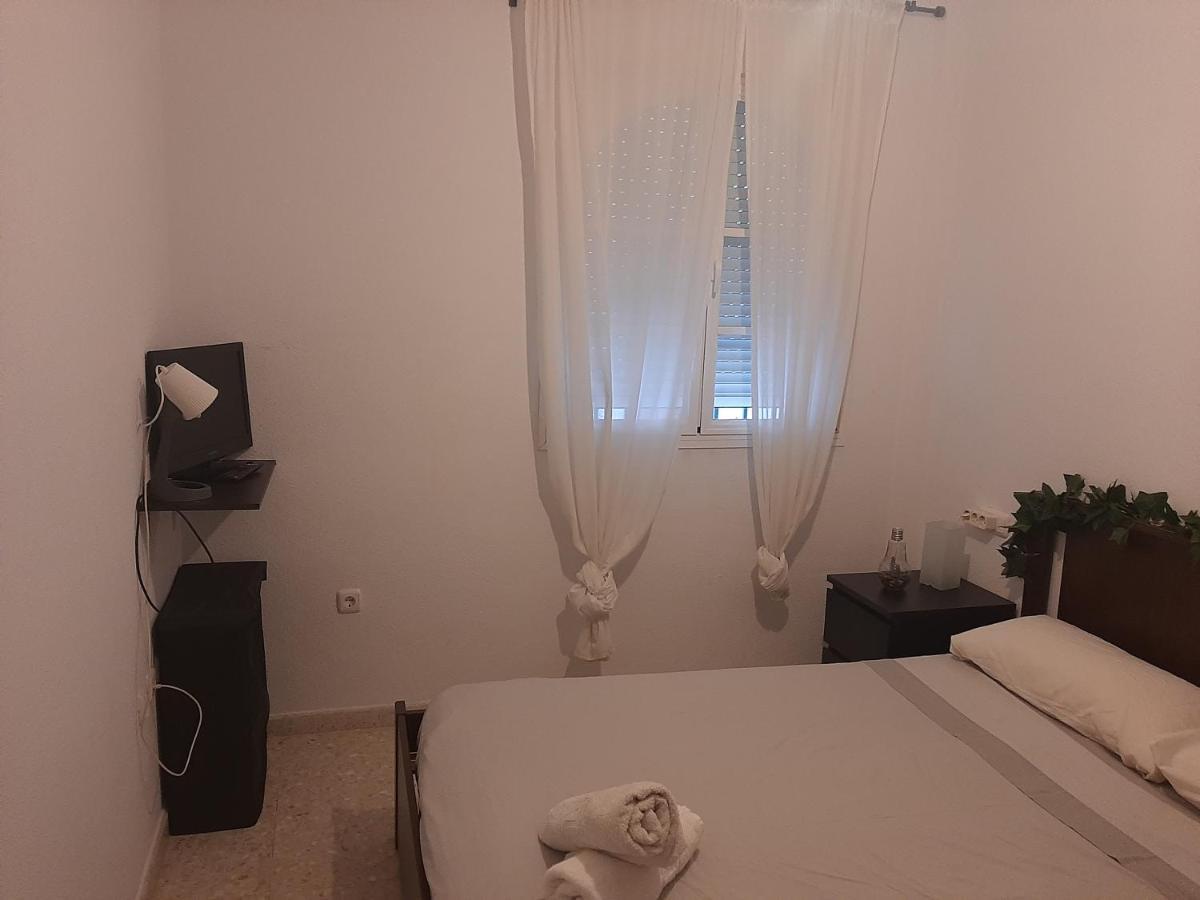Apartamento Con Parking Gratis En El Centro De Malaga Apartman Kültér fotó