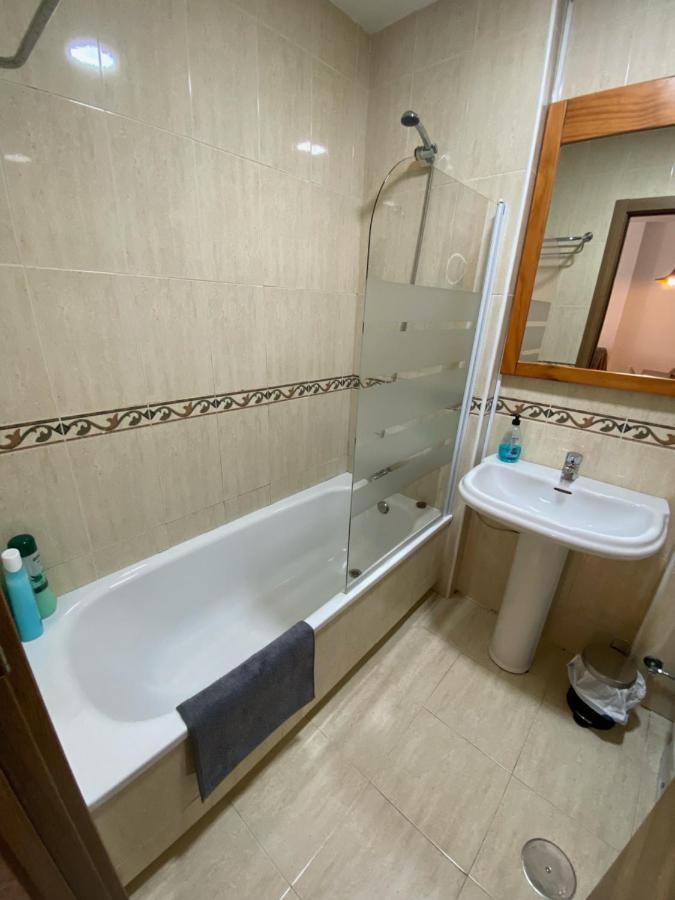 Apartamento Con Parking Gratis En El Centro De Malaga Apartman Kültér fotó